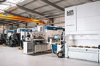 Maschinenpark für automatisierte Großserienfertigung